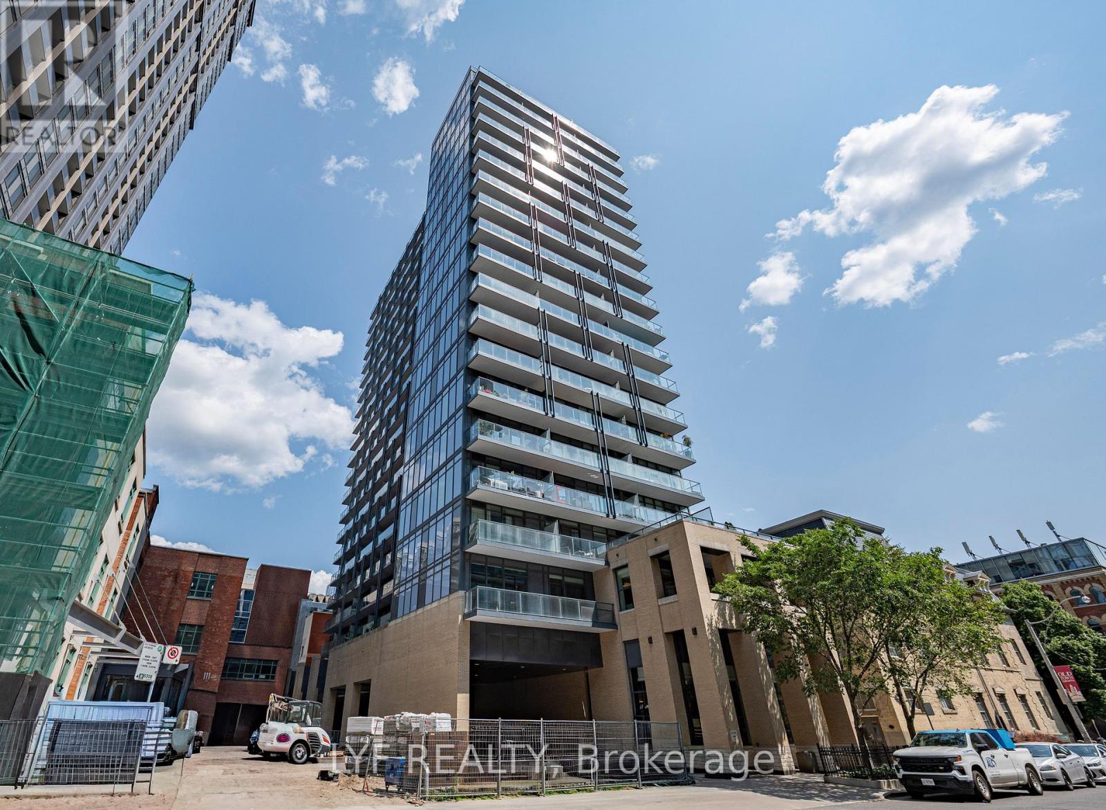 105 George Unit 402