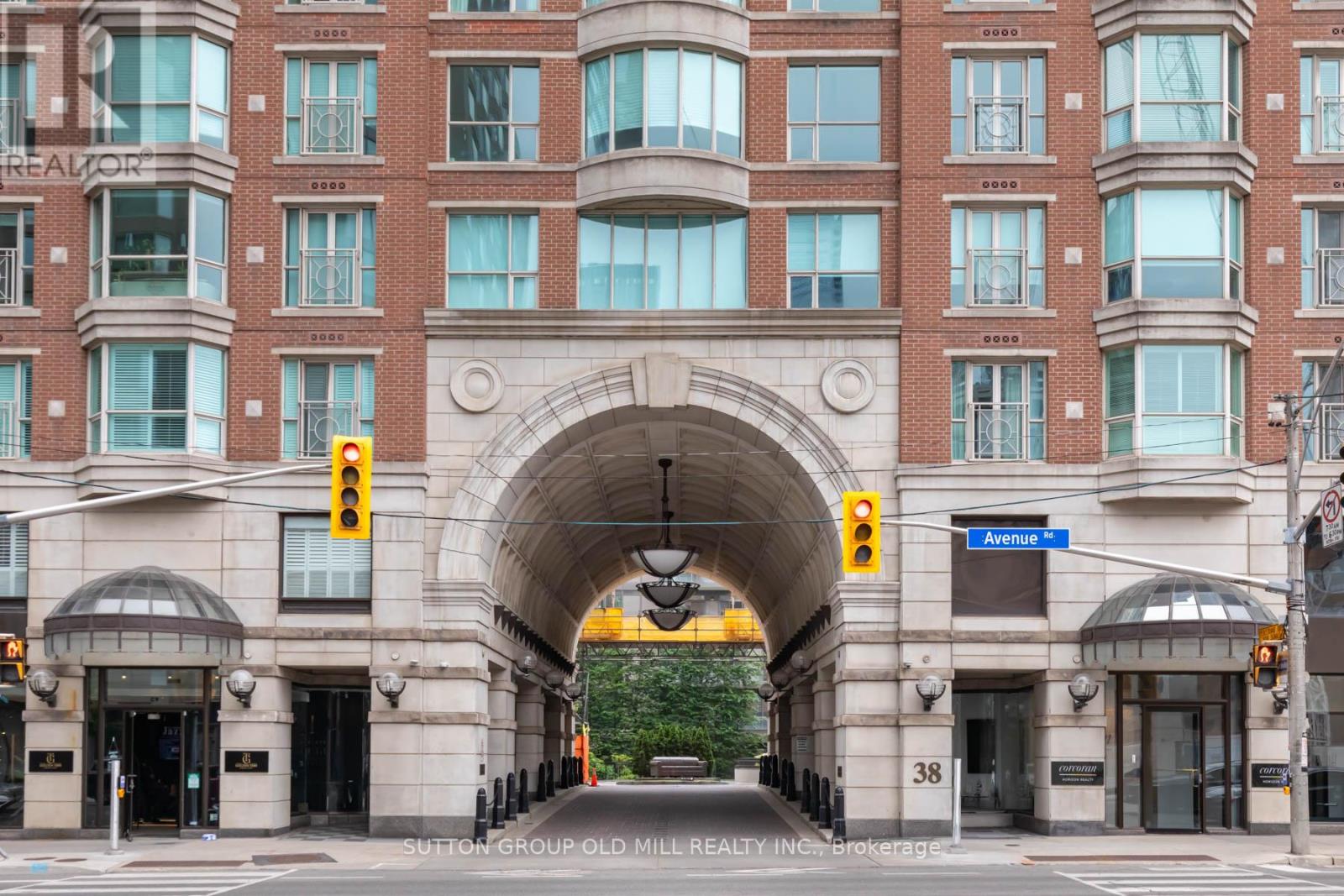 38 Avenue Unit 700