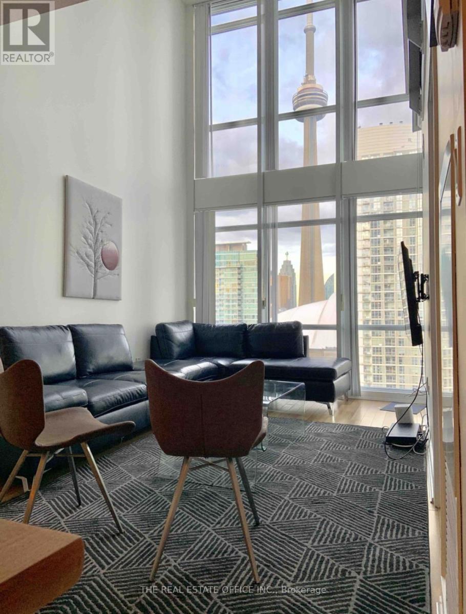 15 Fort York Unit 2808