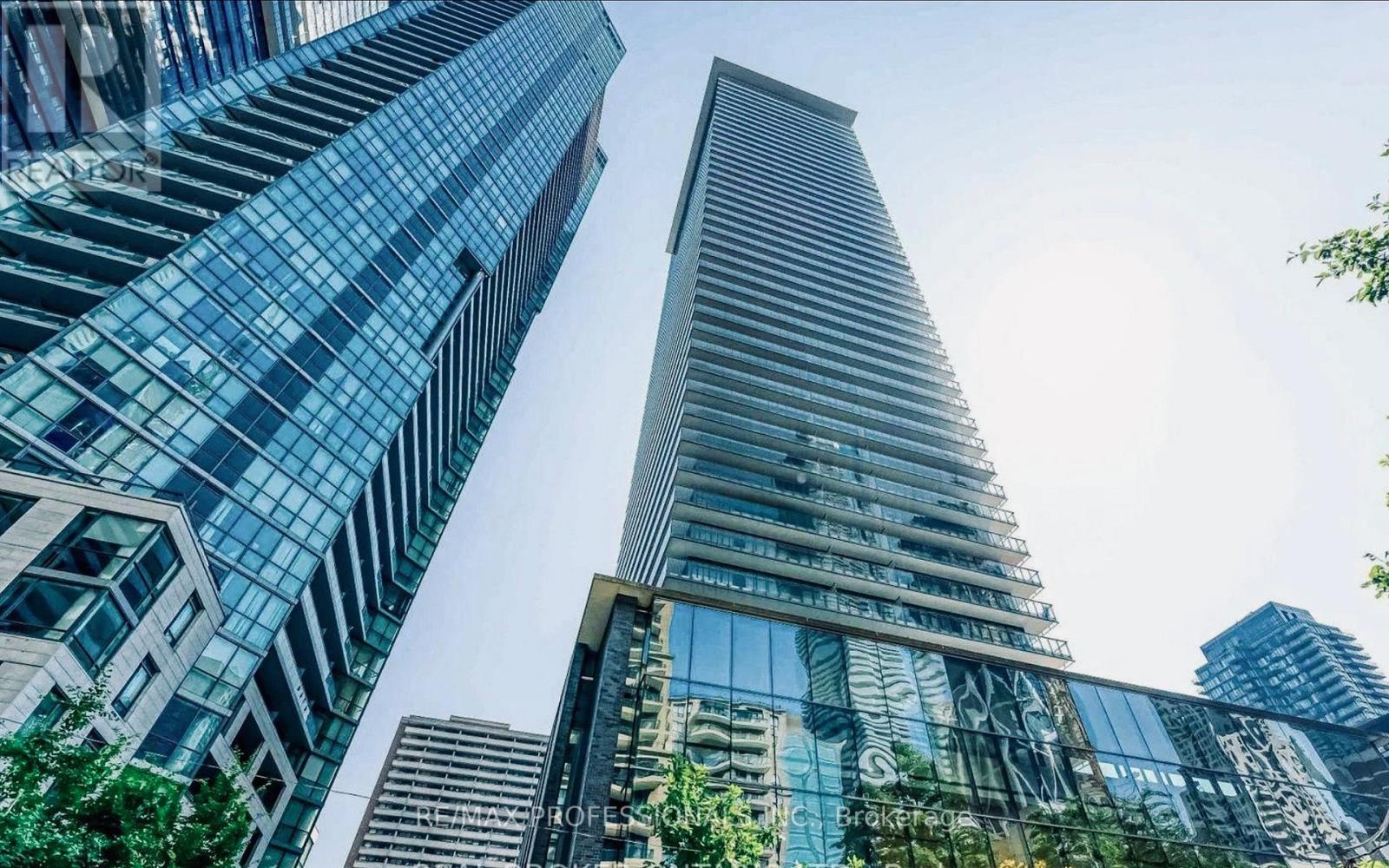 33 Charles Unit 710