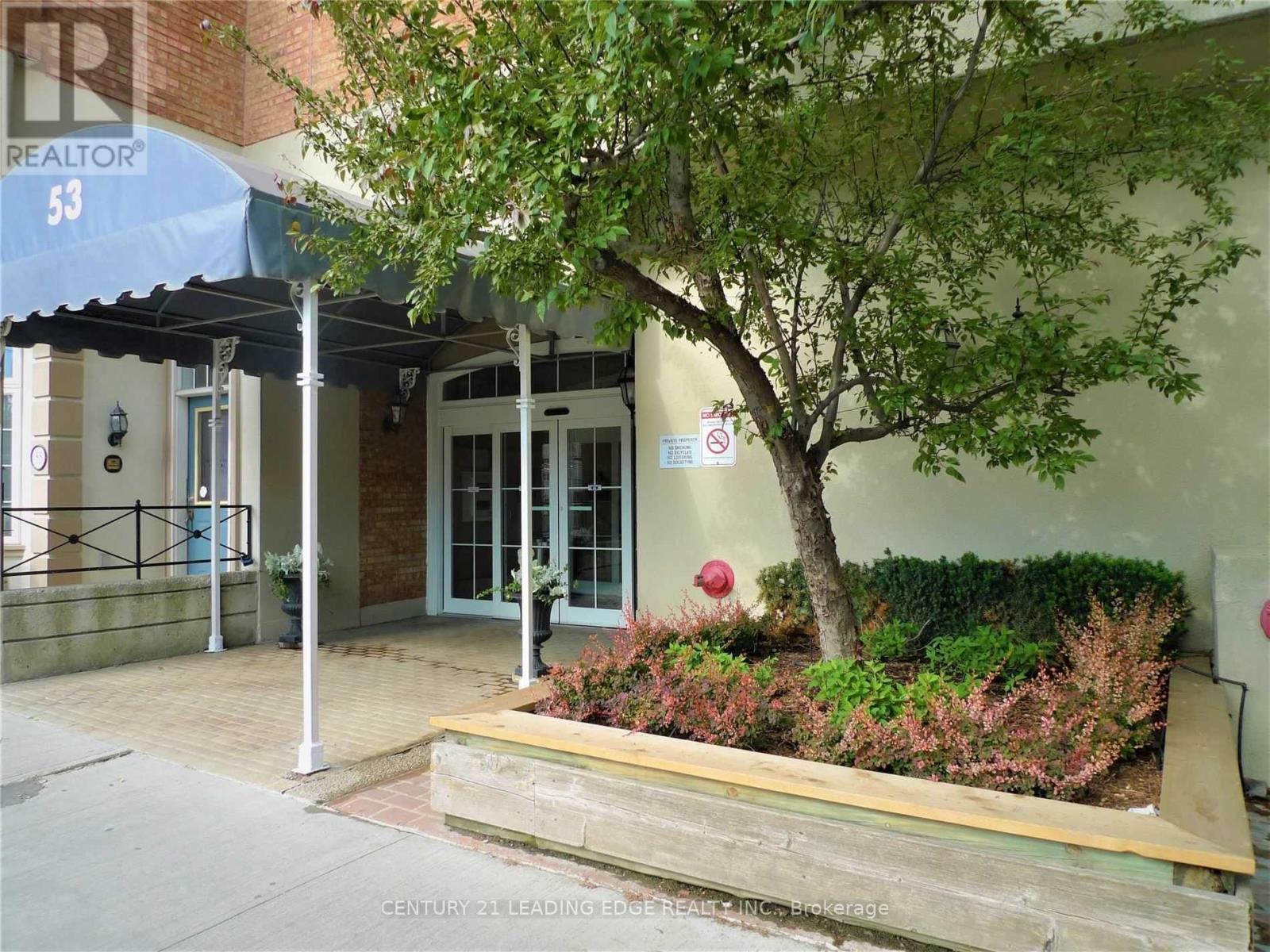 49 Mccaul Unit 463