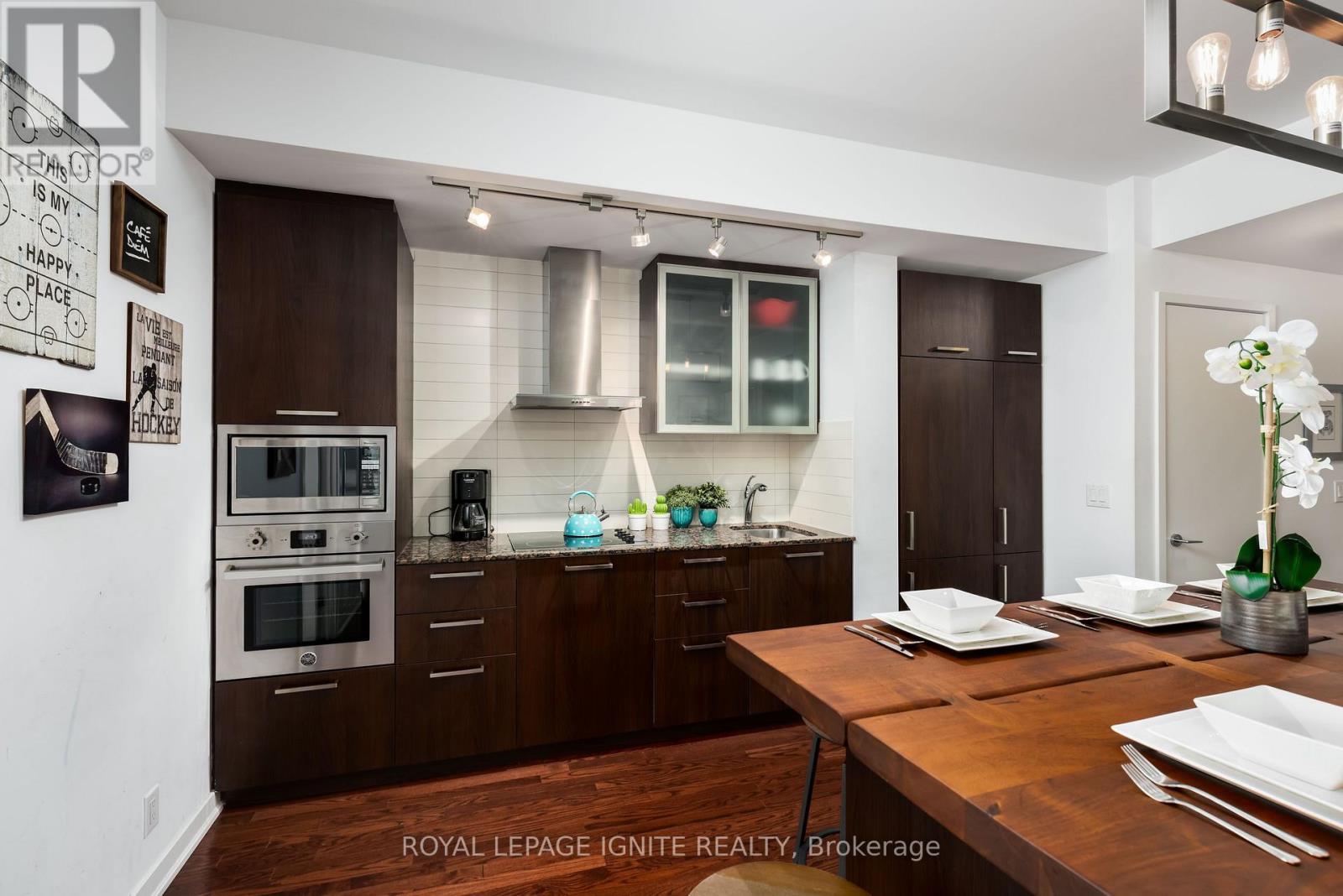 14 York Unit 3303