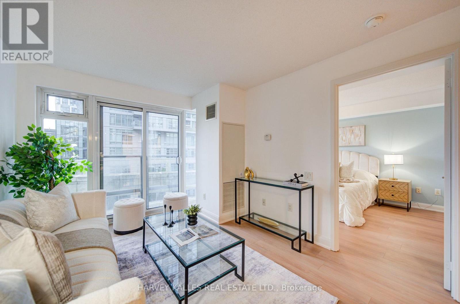 2191 Yonge Unit 504
