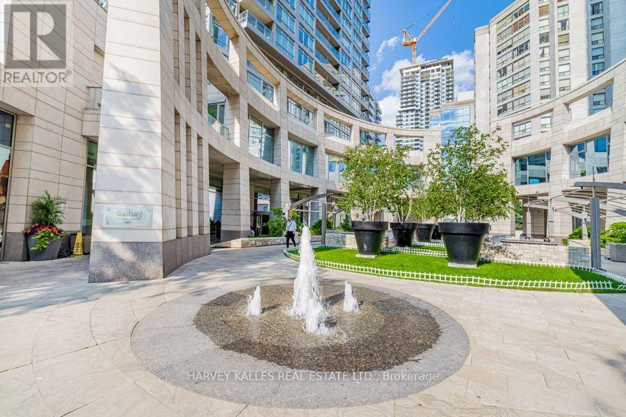 2191 Yonge Unit 504 photo 5