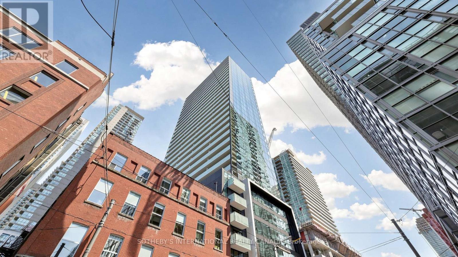 11 Charlotte Unit 2807