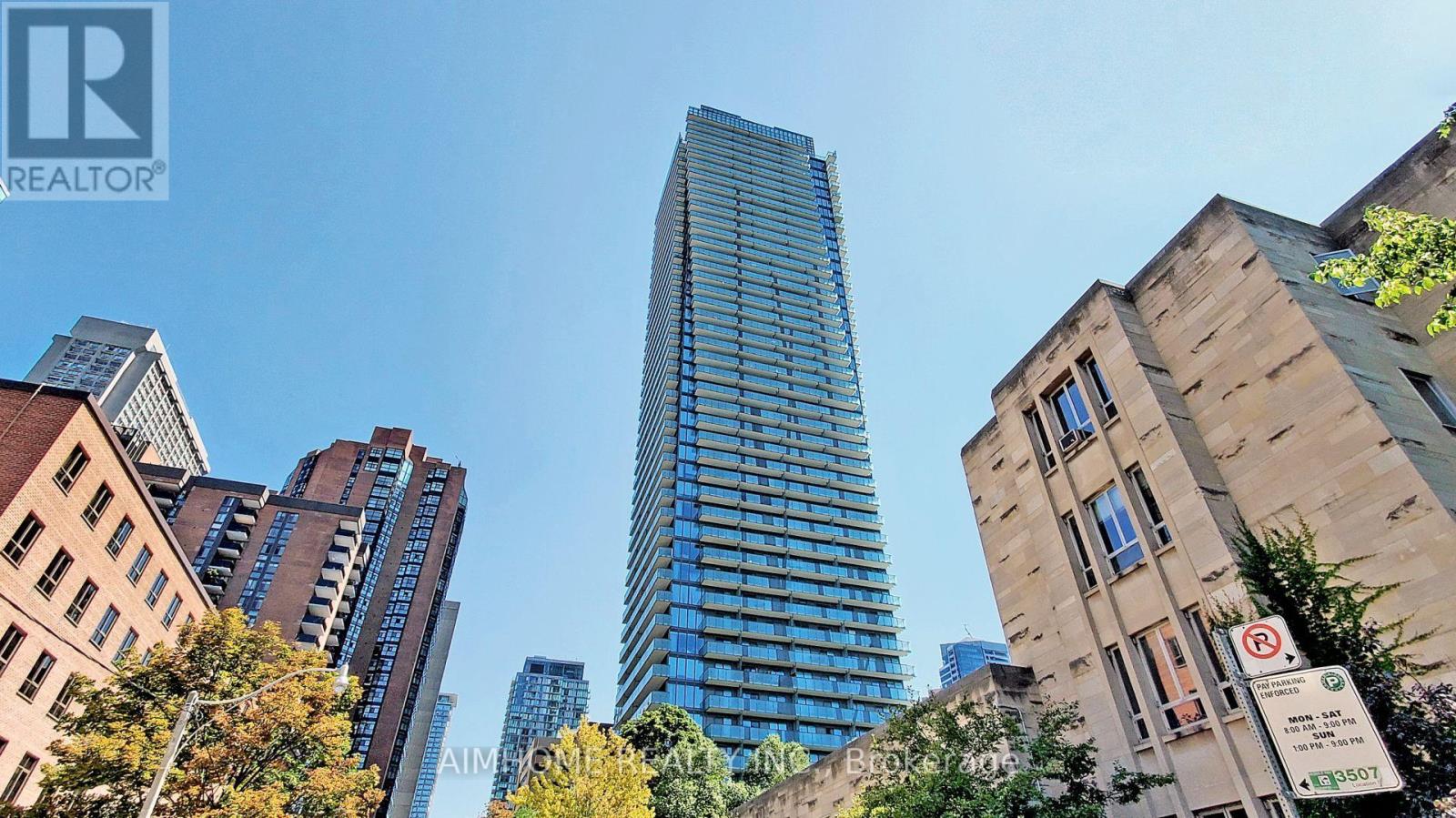 65 St Mary Unit 1401