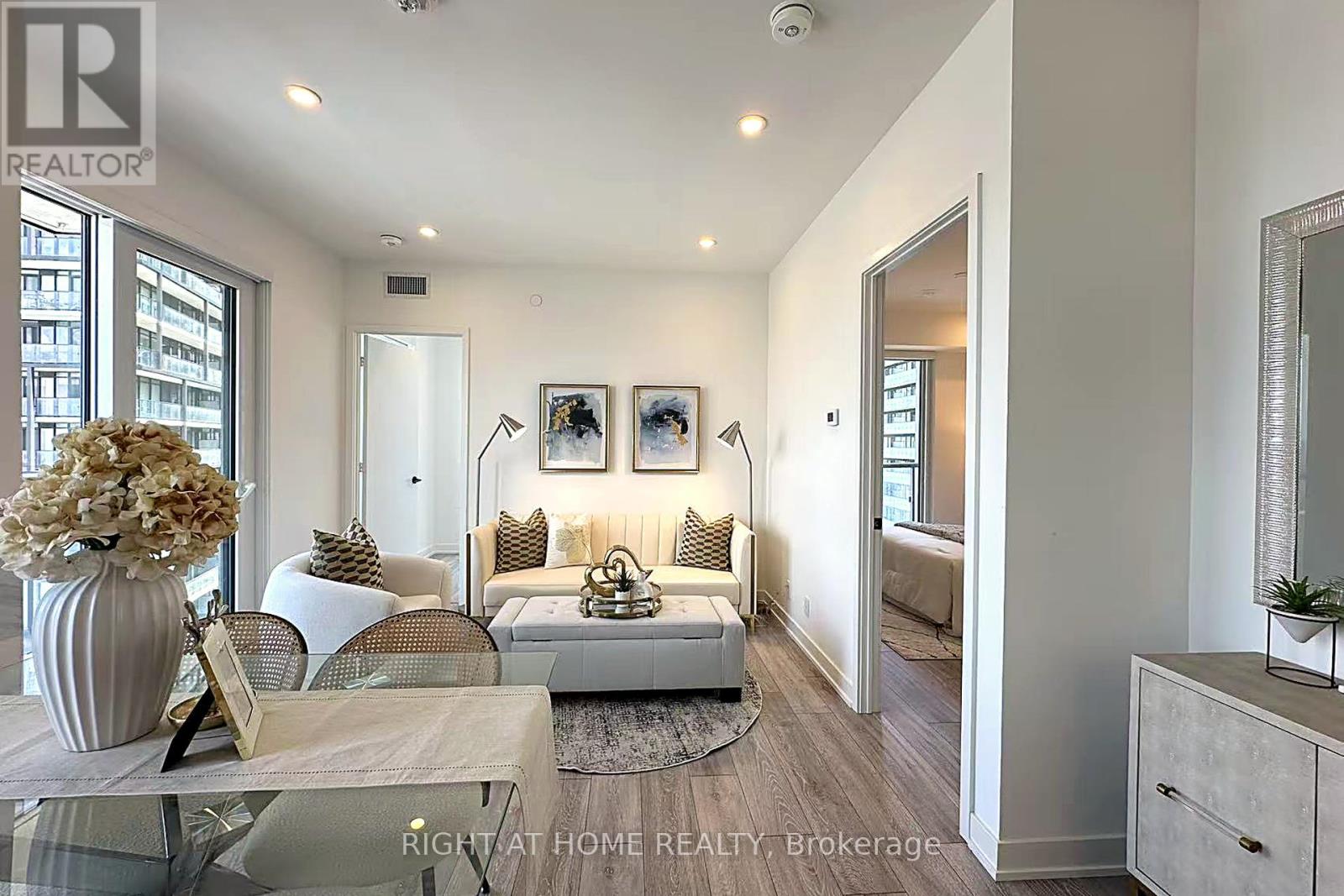 108 Peter Unit 3302