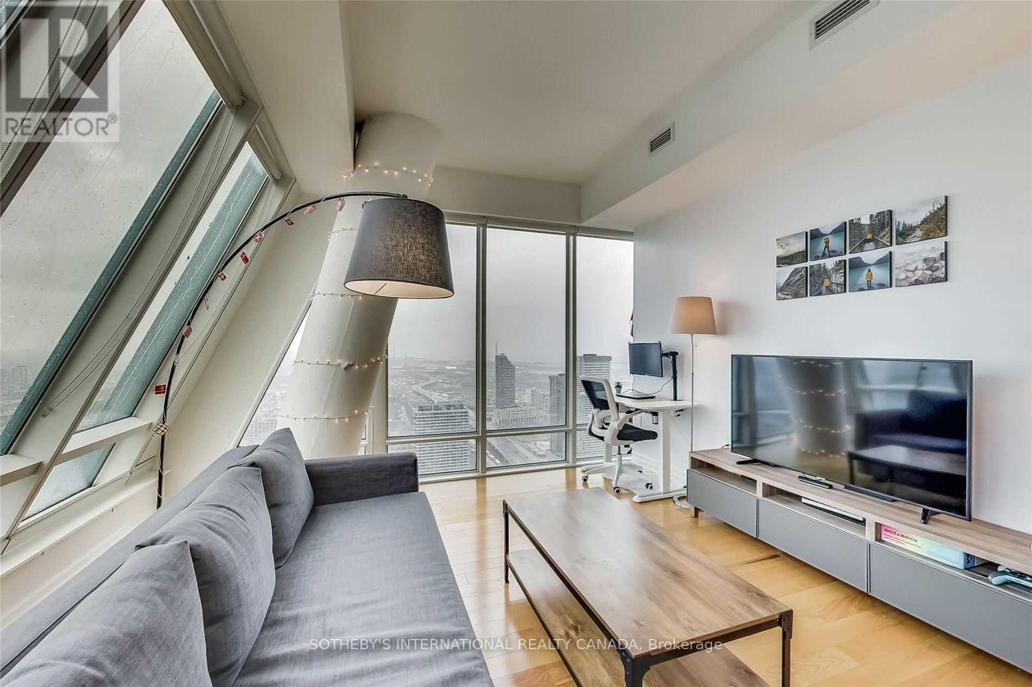 8 The Esplanade Unit 5505