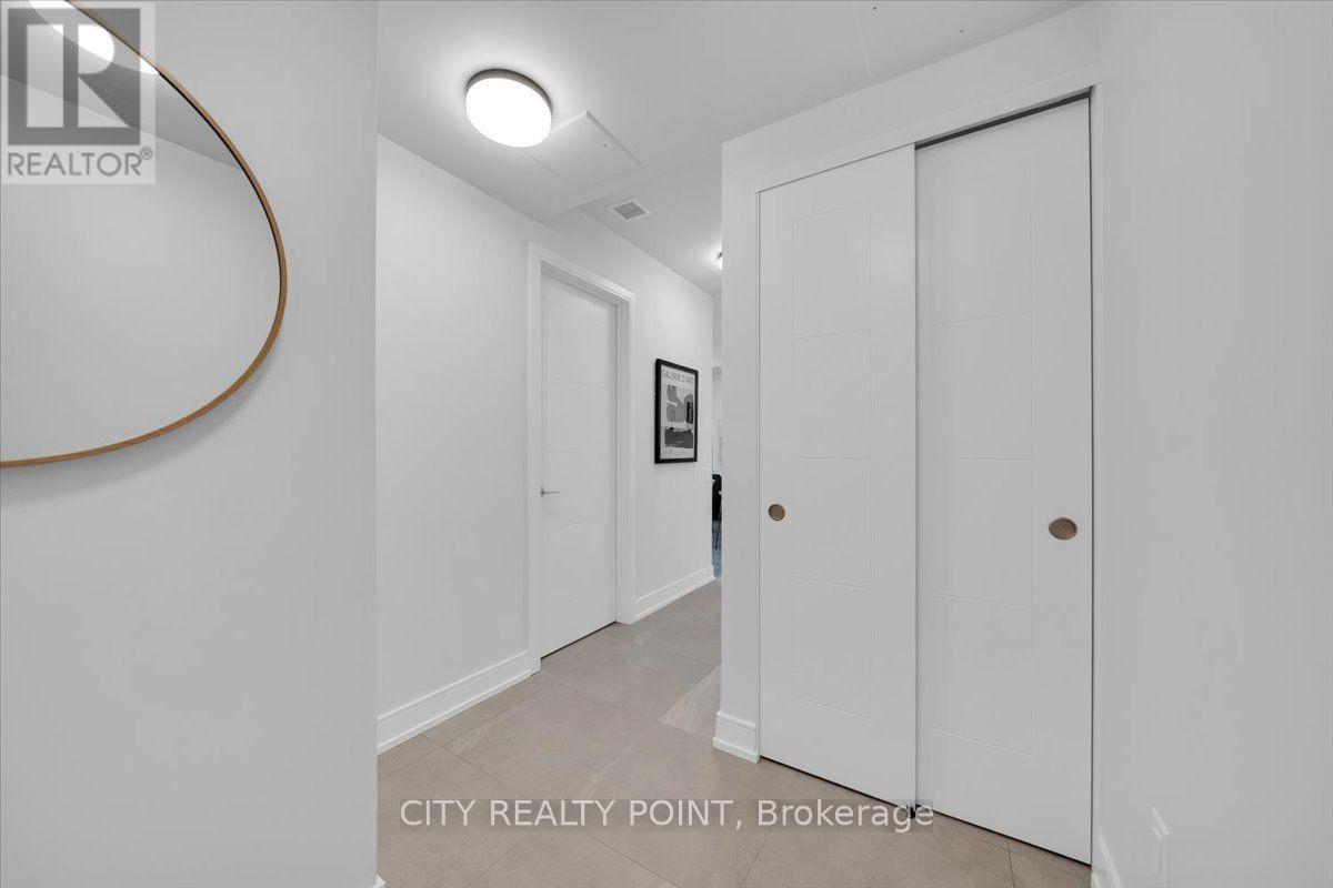 664 Spadina Unit 201 photo 2