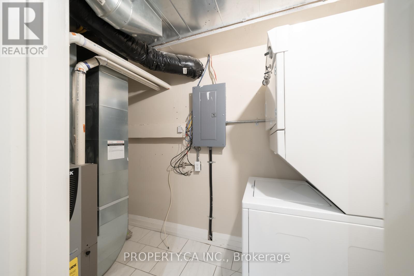 473 Dupont Unit 2 photo 3