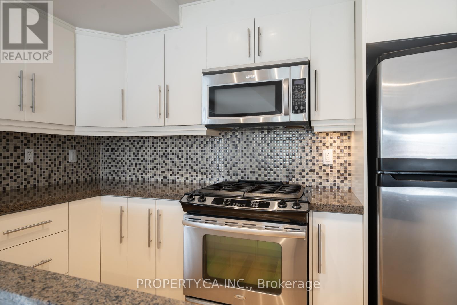 473 Dupont Unit 2 photo 5