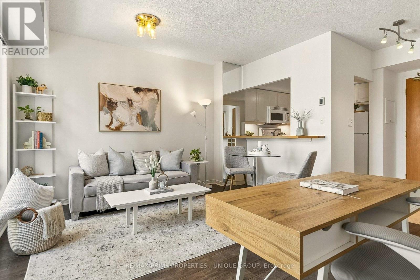 99 Hayden Unit 1005