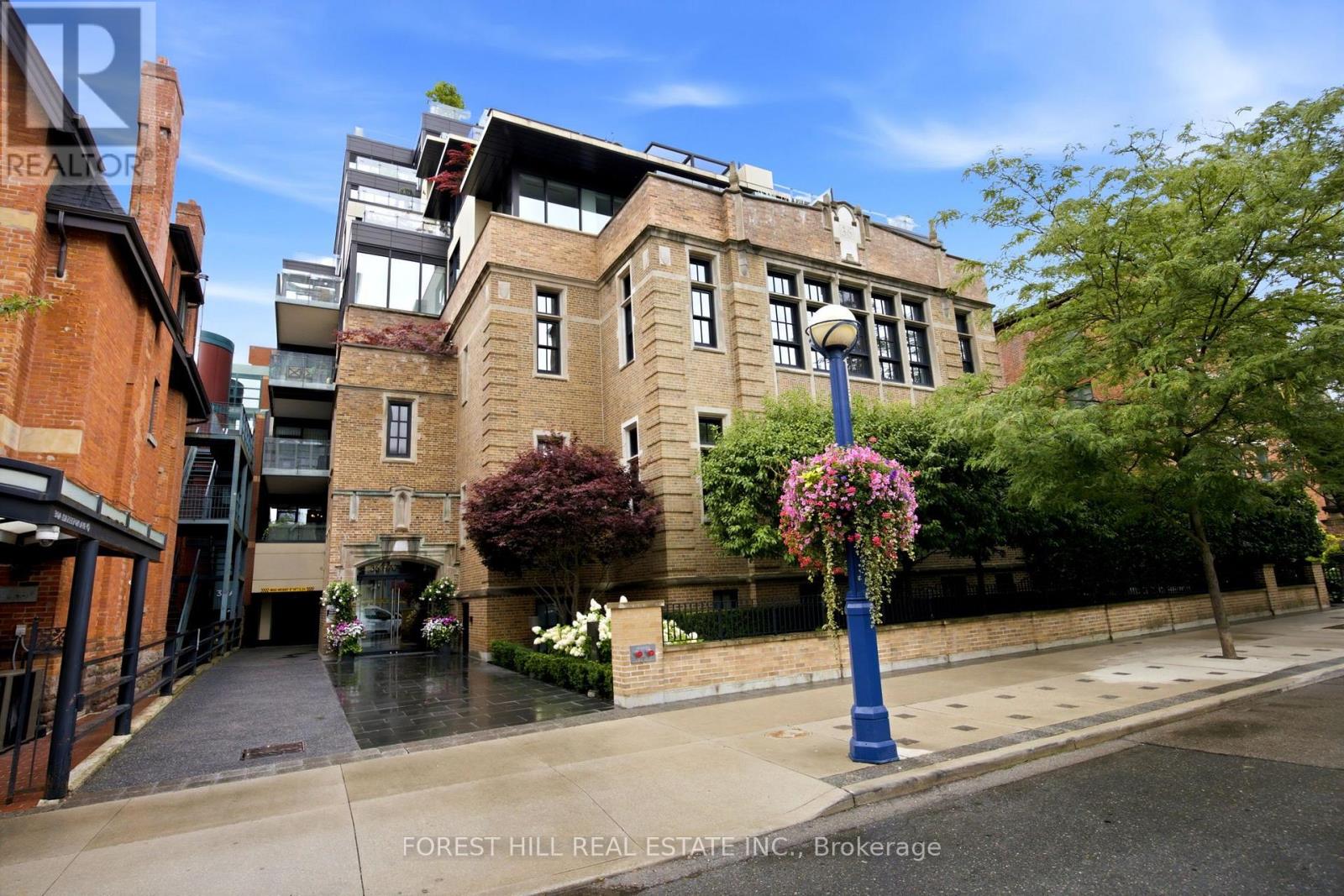 36 Hazelton Unit 4C