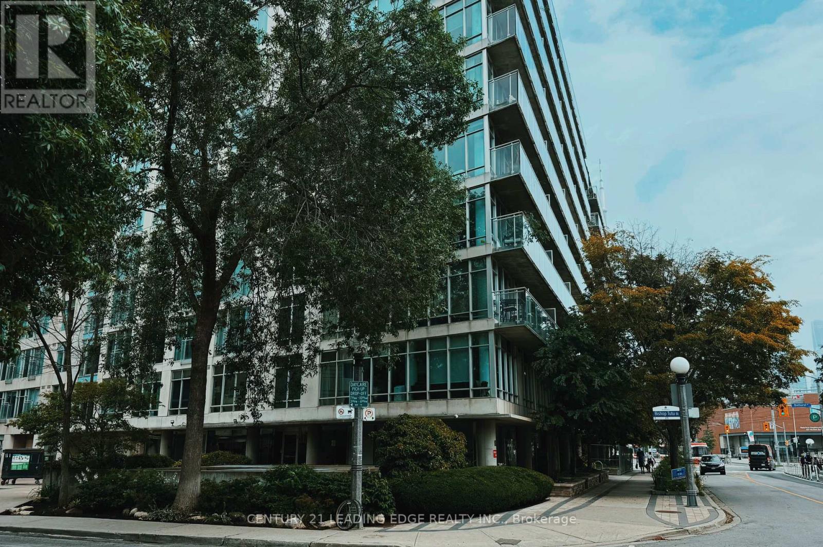 650 Queens Unit 1821