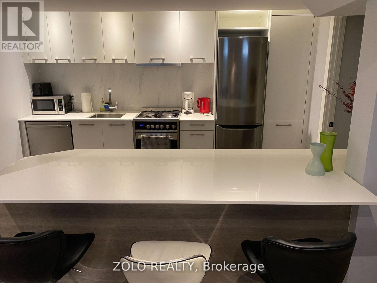 144 Northcliffe photo 3