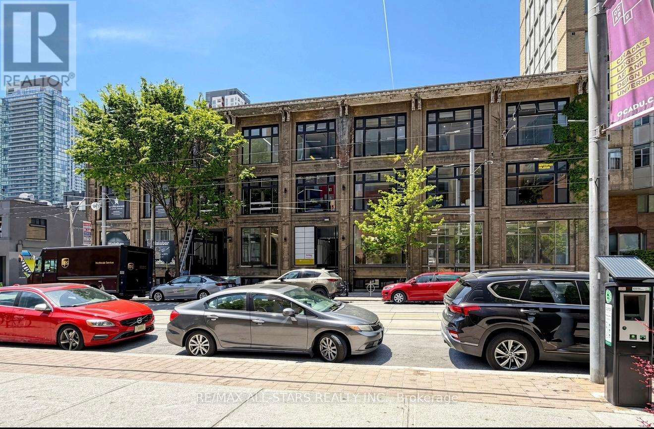 14 Mccaul Unit 304