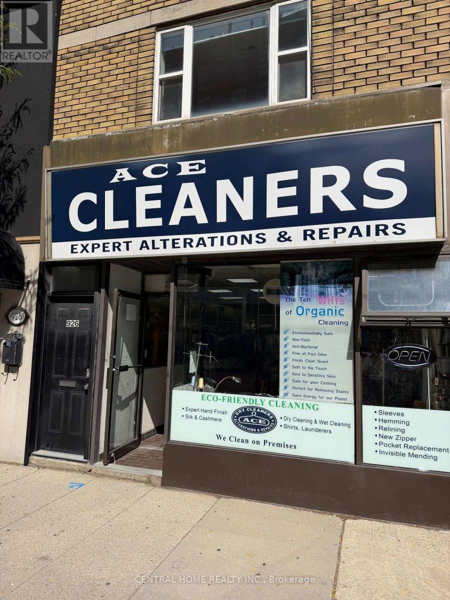 924 Eglinton