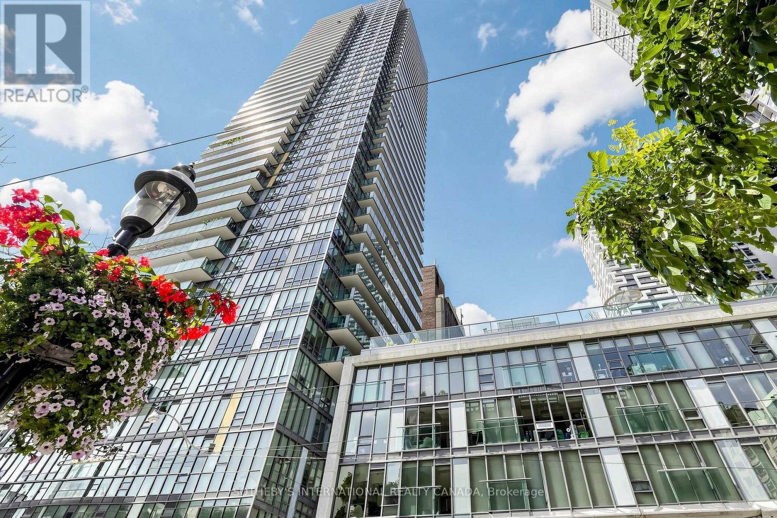 33 Lombard Unit 1606