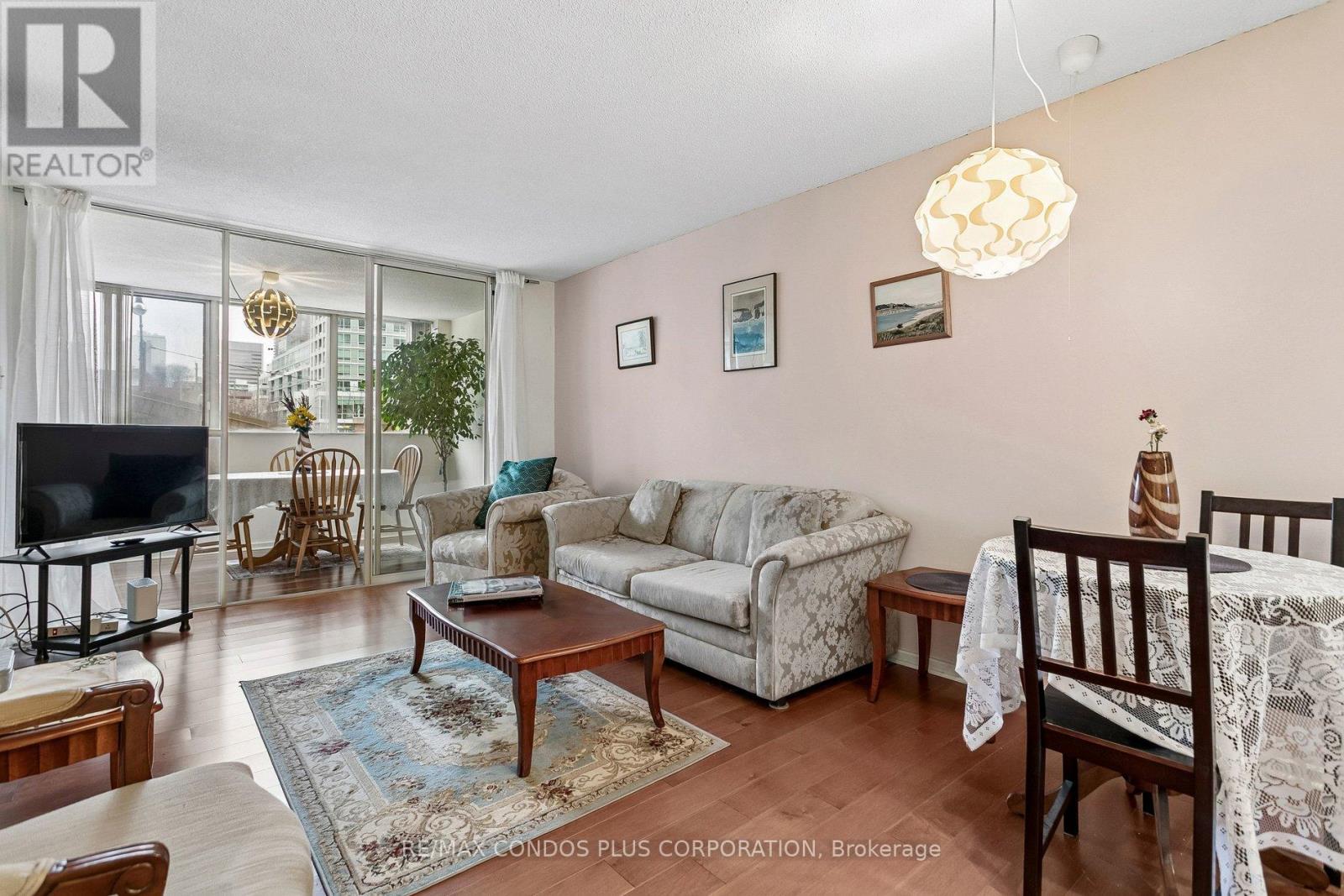 15 Maitland Unit 204 photo 2