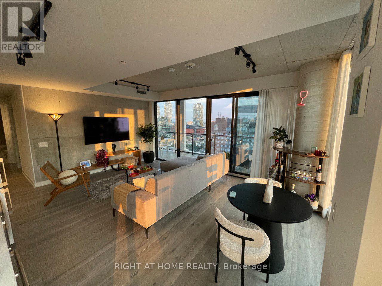 55 Ontario Unit 1308