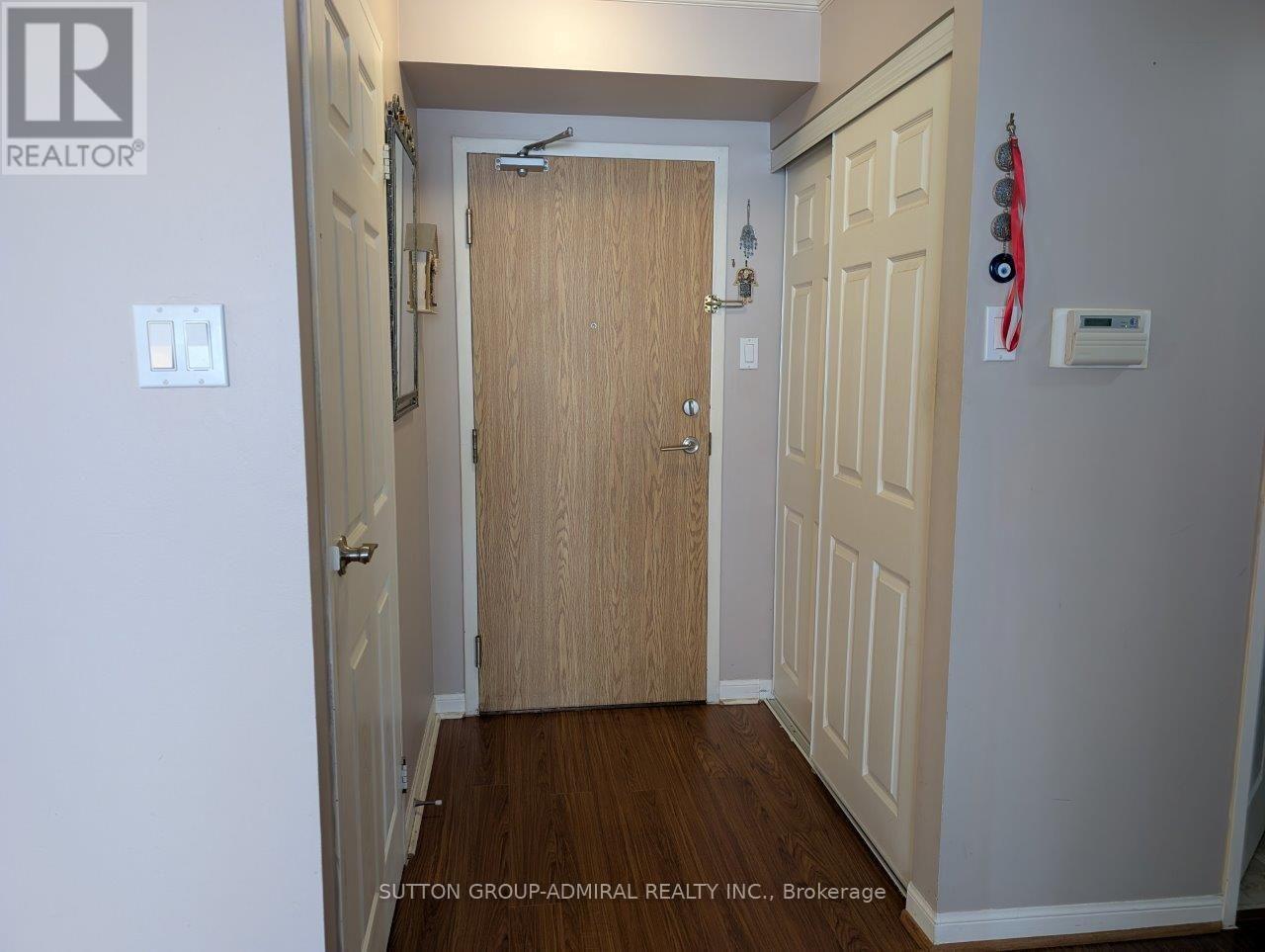 1131 Steeles Unit 1504 photo 4