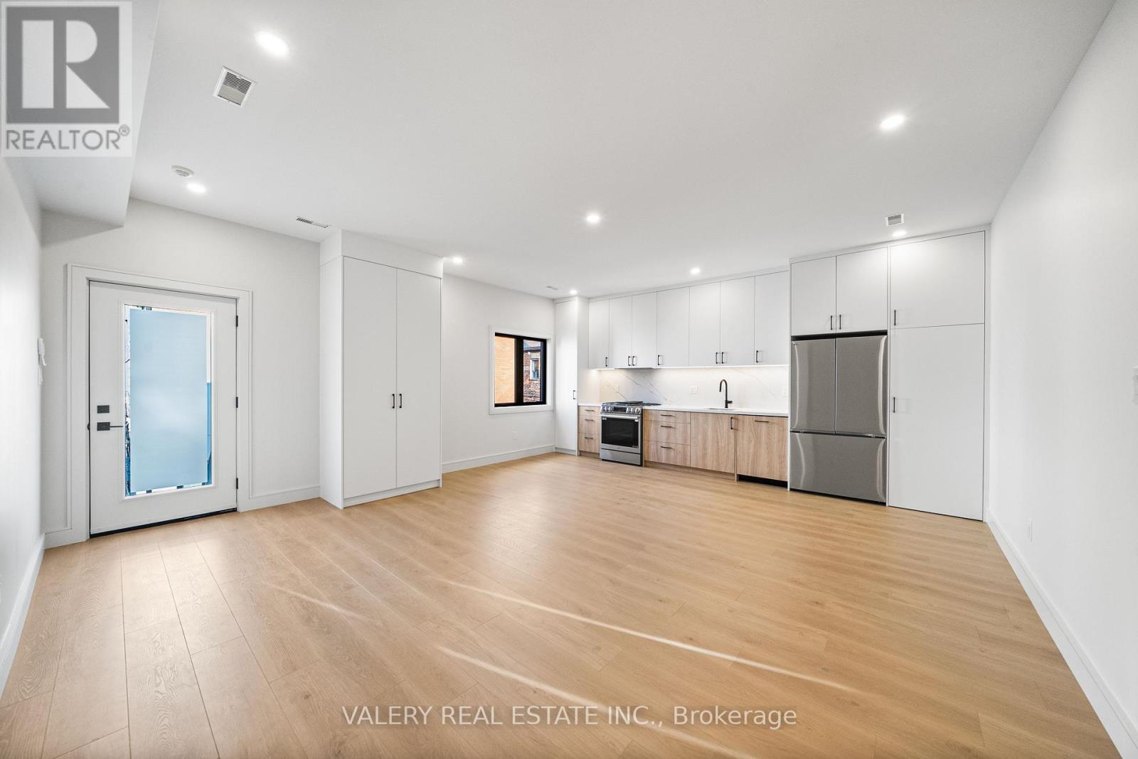 144 Dovercourt Unit Laneway Upper photo 2