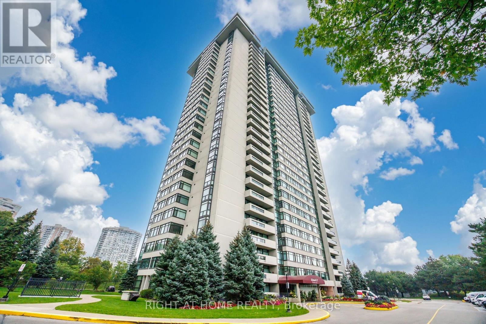 1555 Finch Unit 1904
