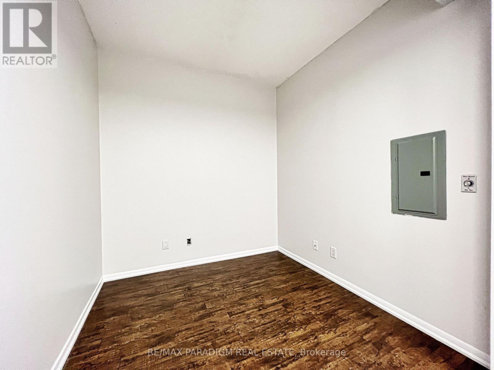 18 Yonge Unit 3713 photo 4