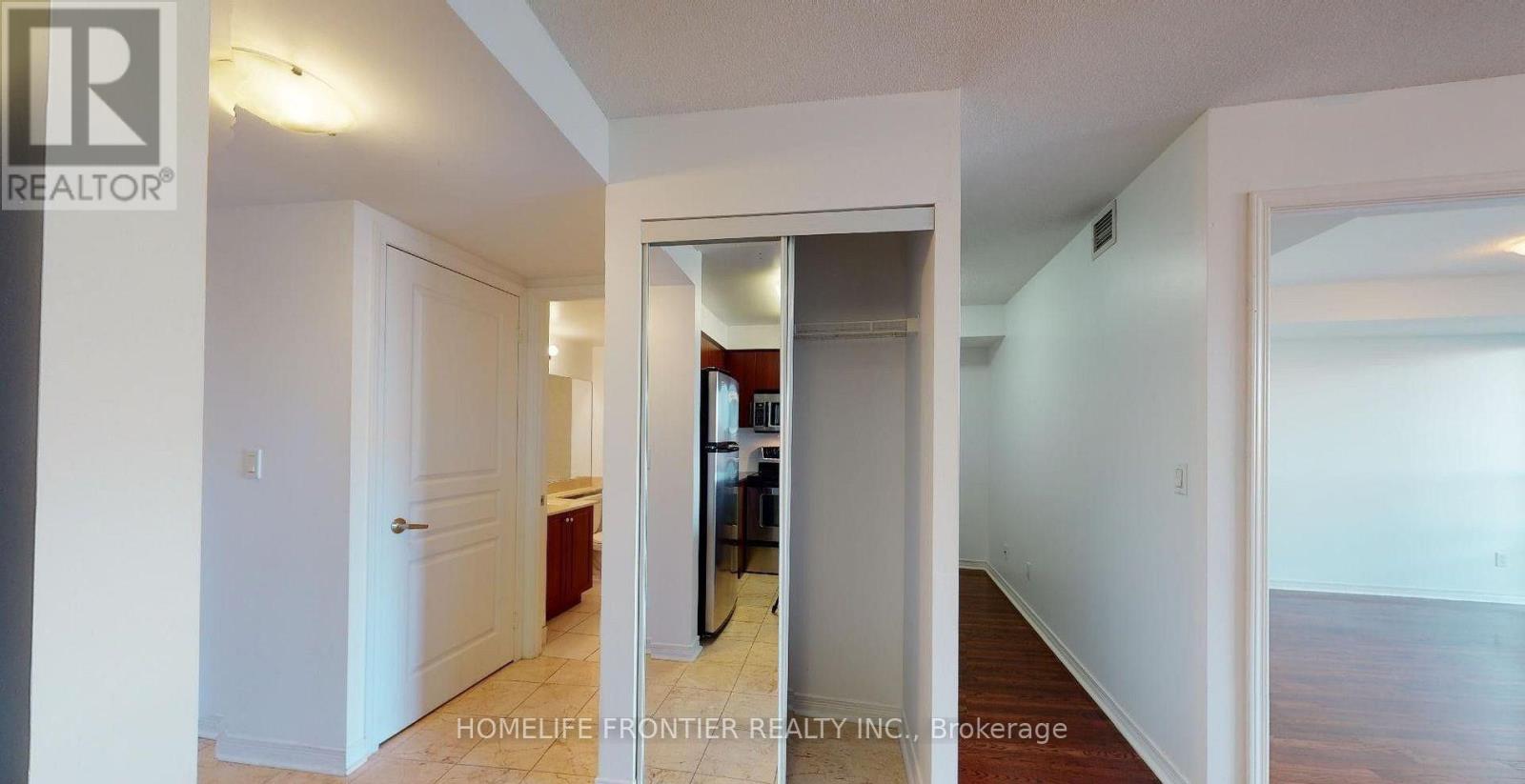 503 Beecroft Unit 610 photo 5