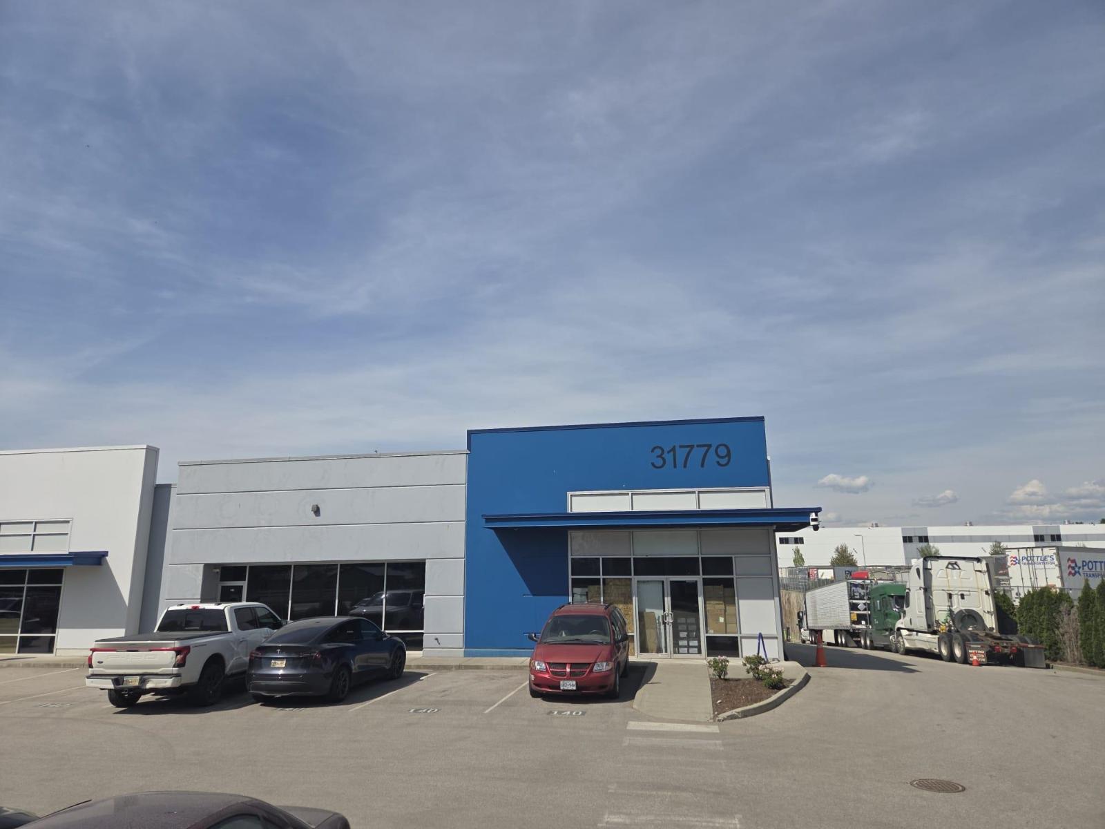 31779 KING Unit 104