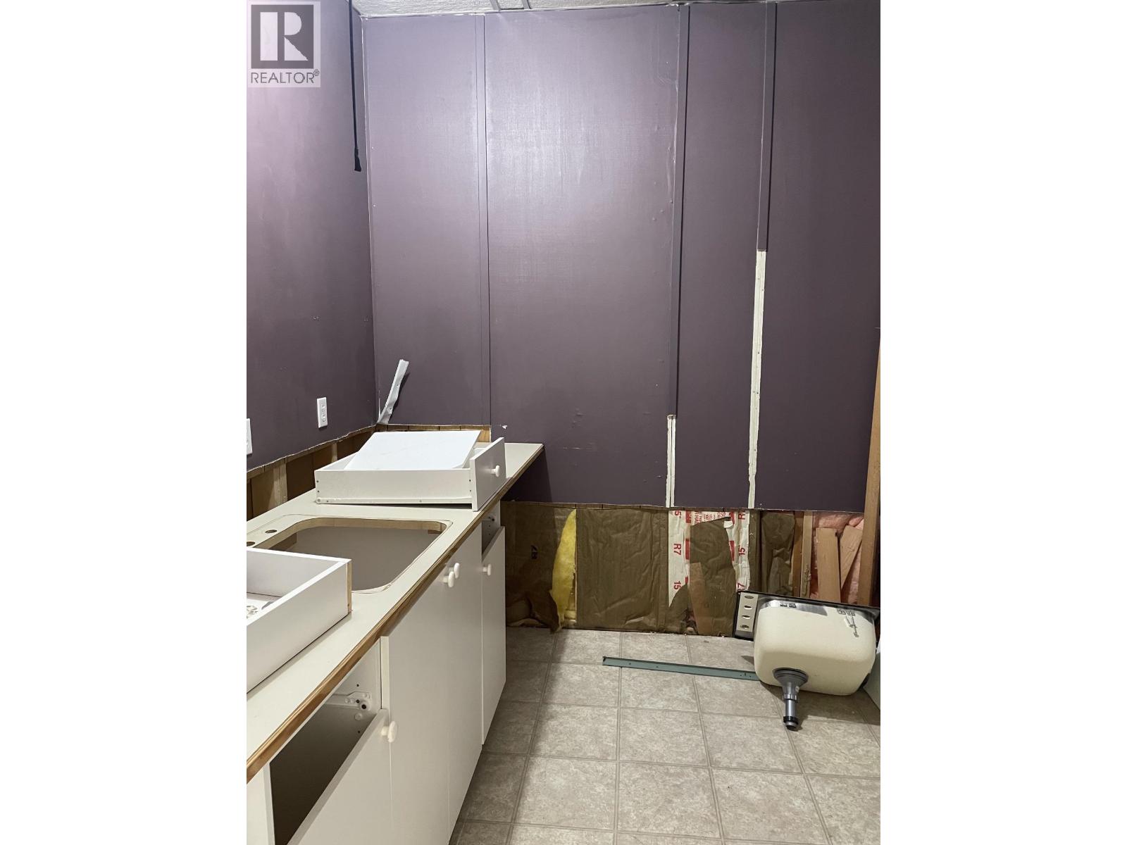 4916 50 Unit 6 photo 4
