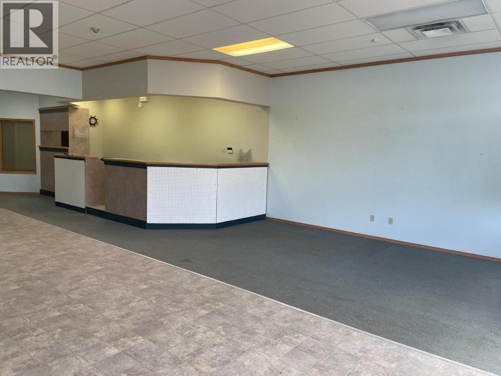 4903 51 Unit 19 photo 2