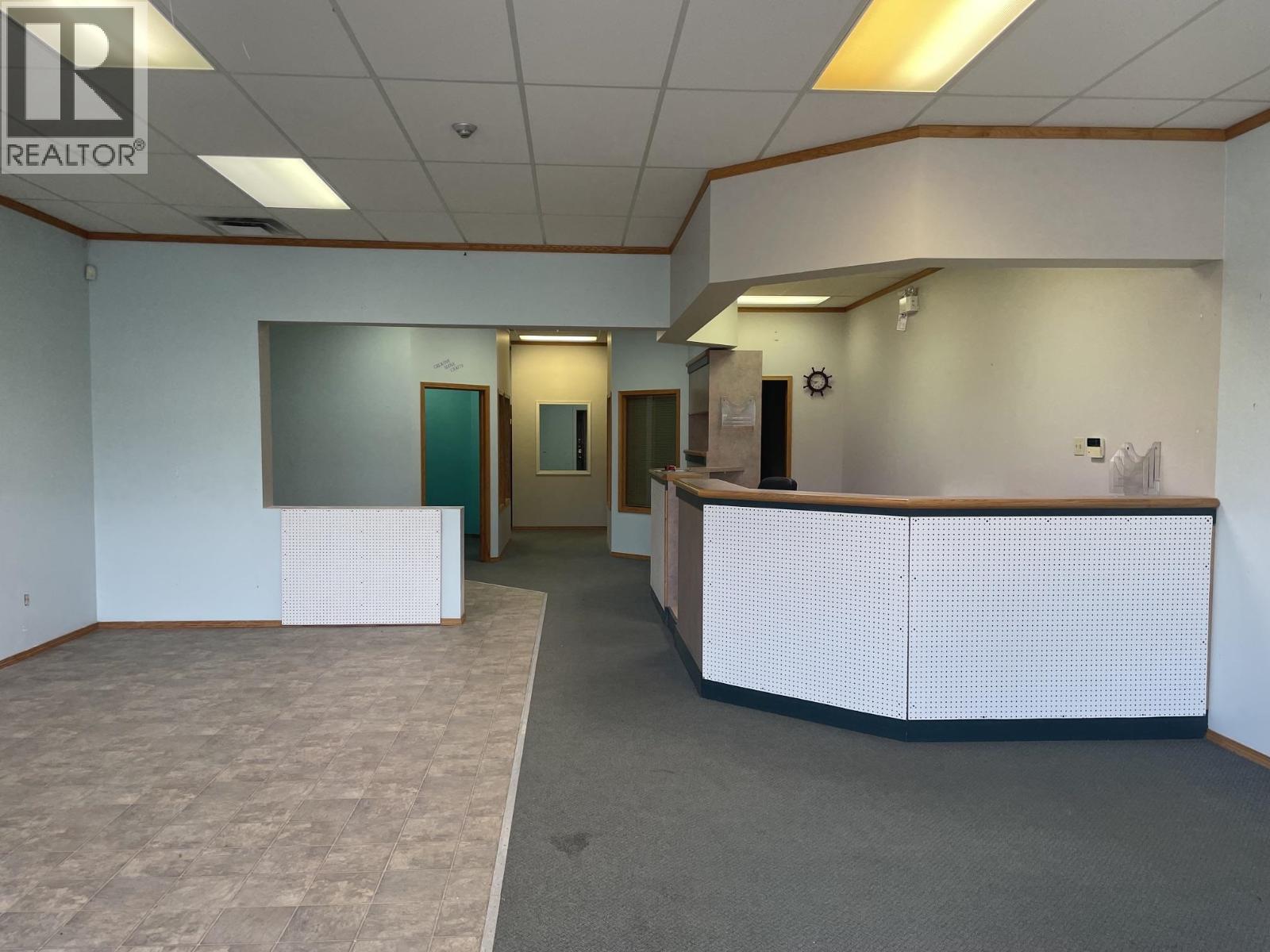 4903 51 Unit 19 photo 3