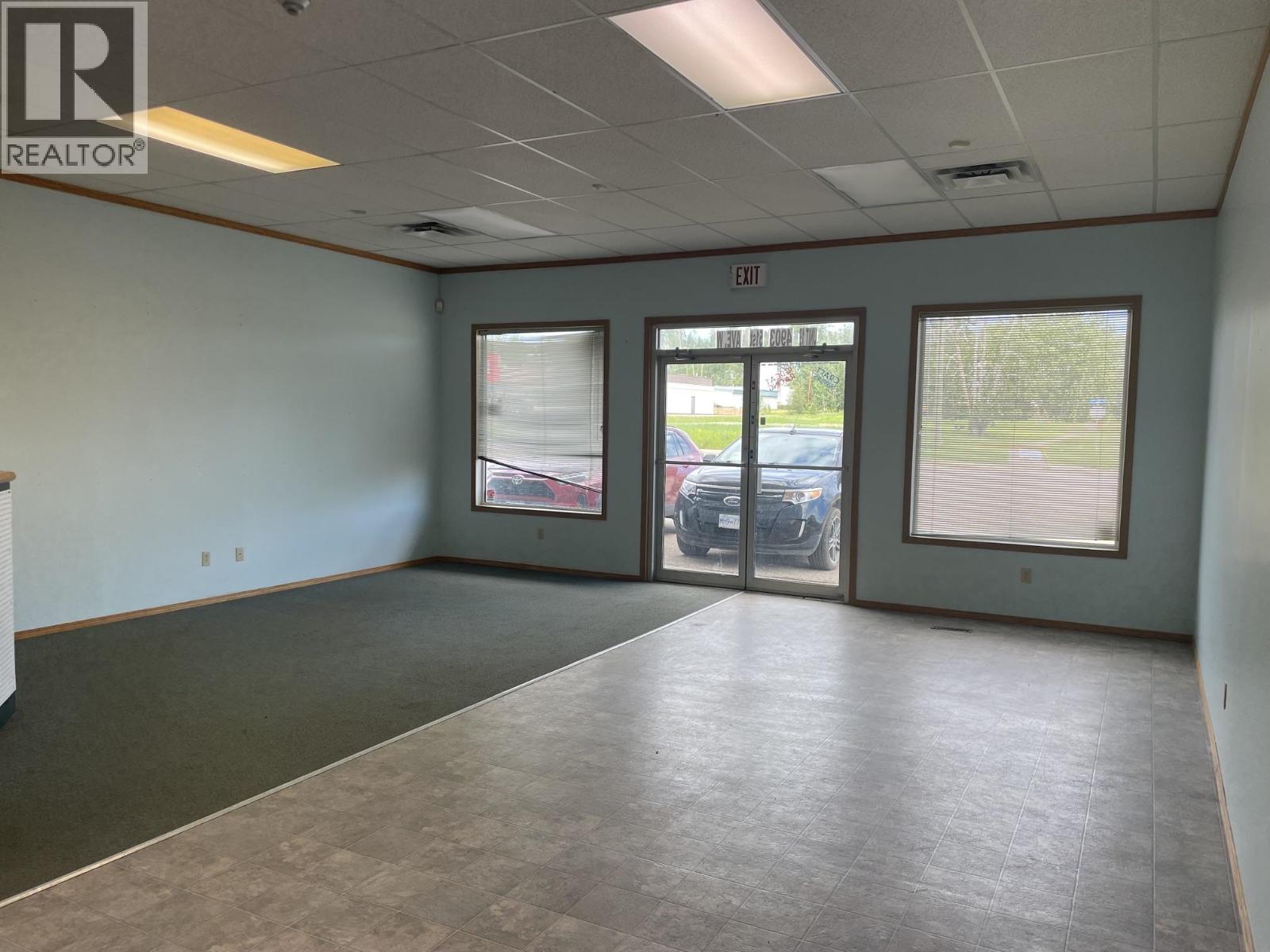 4903 51 Unit 19 photo 4