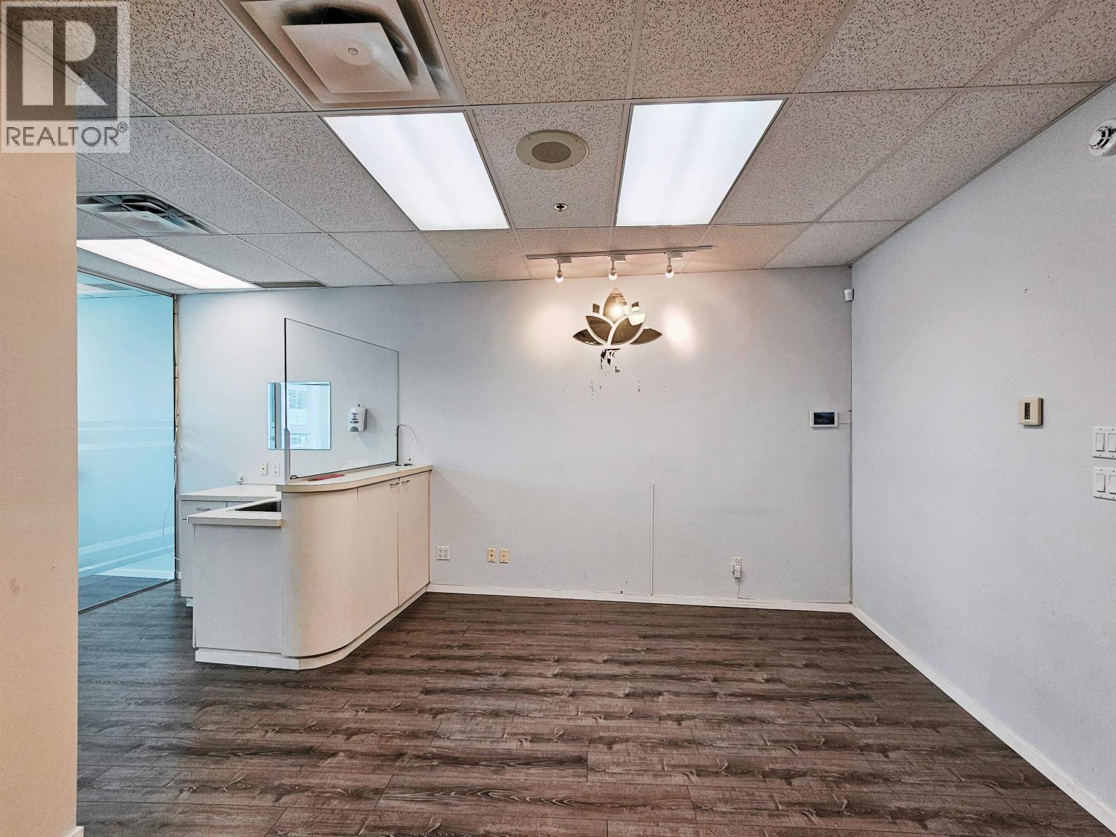 4538 KINGSWAY Unit 415
