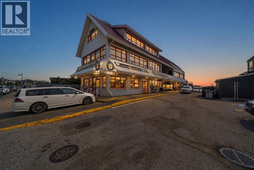 3866 BAYVIEW Unit 110