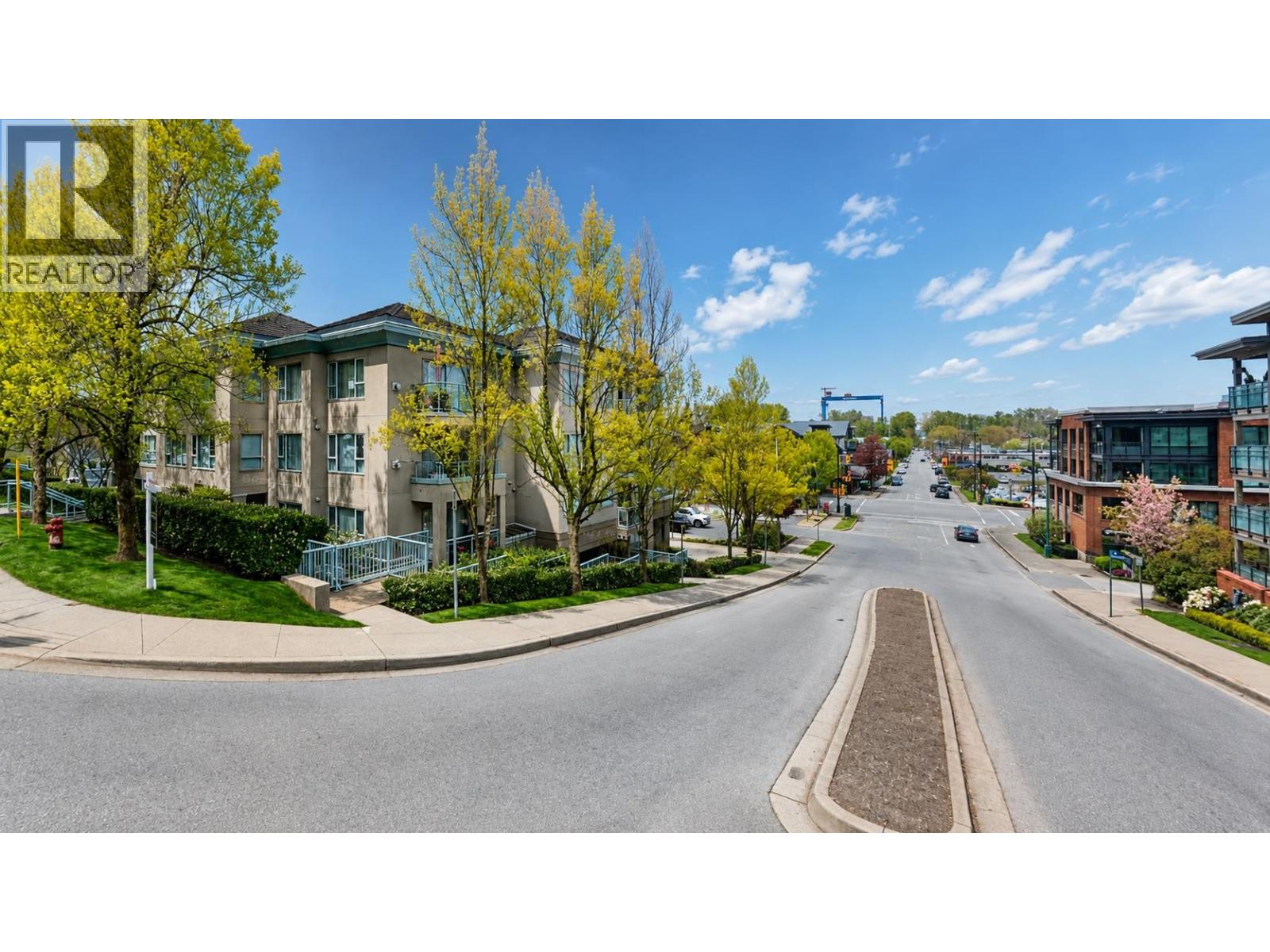 1680 LLOYD Unit 5