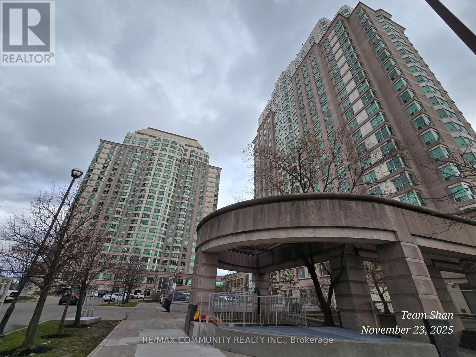 1 Lee Centere Unit PH302