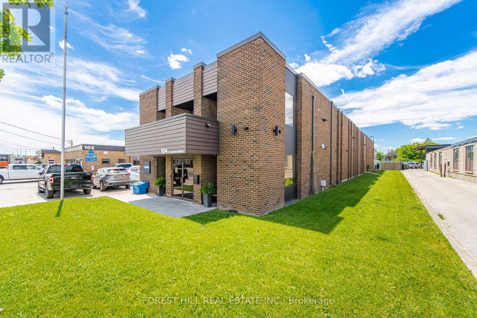 104 Crockford Unit 207