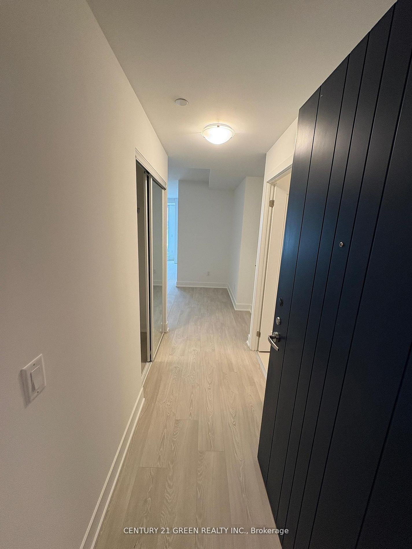 2545 Simcoe Unit 219