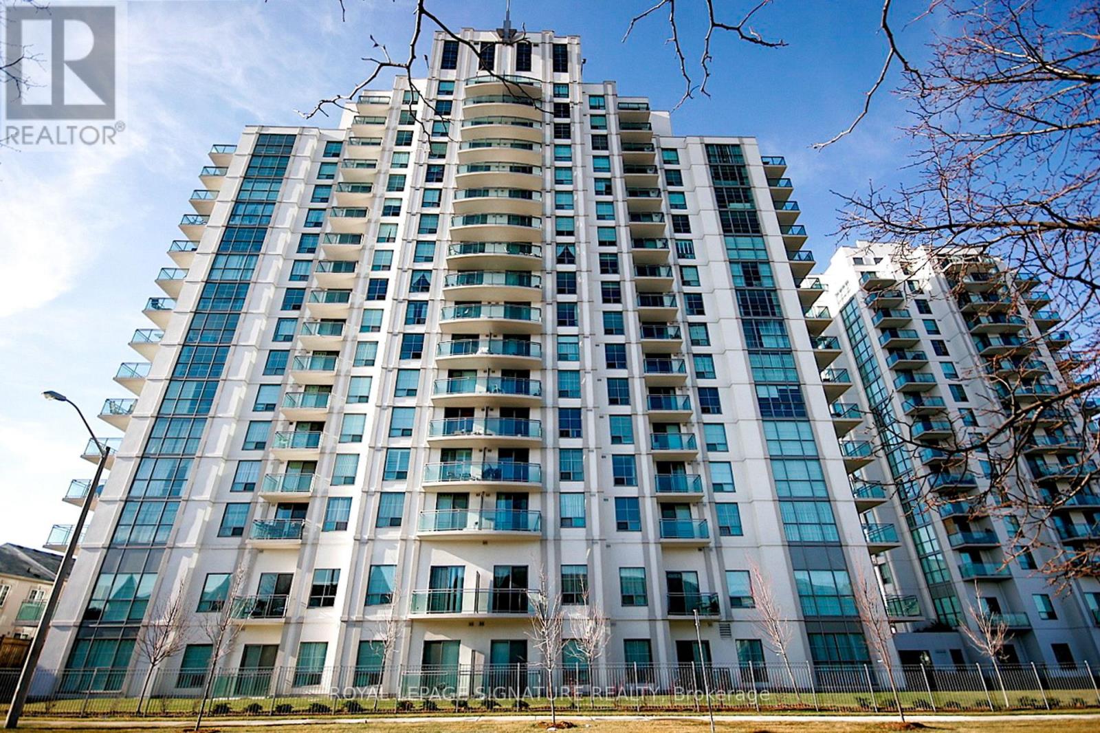 8 Rosebank Unit 3M