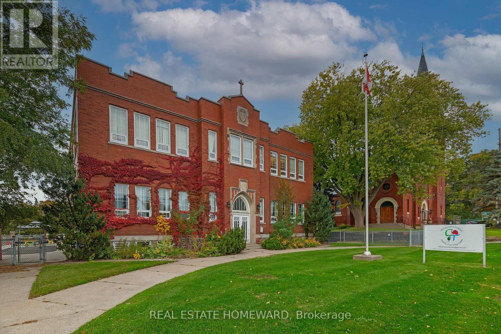 202 Simcoe