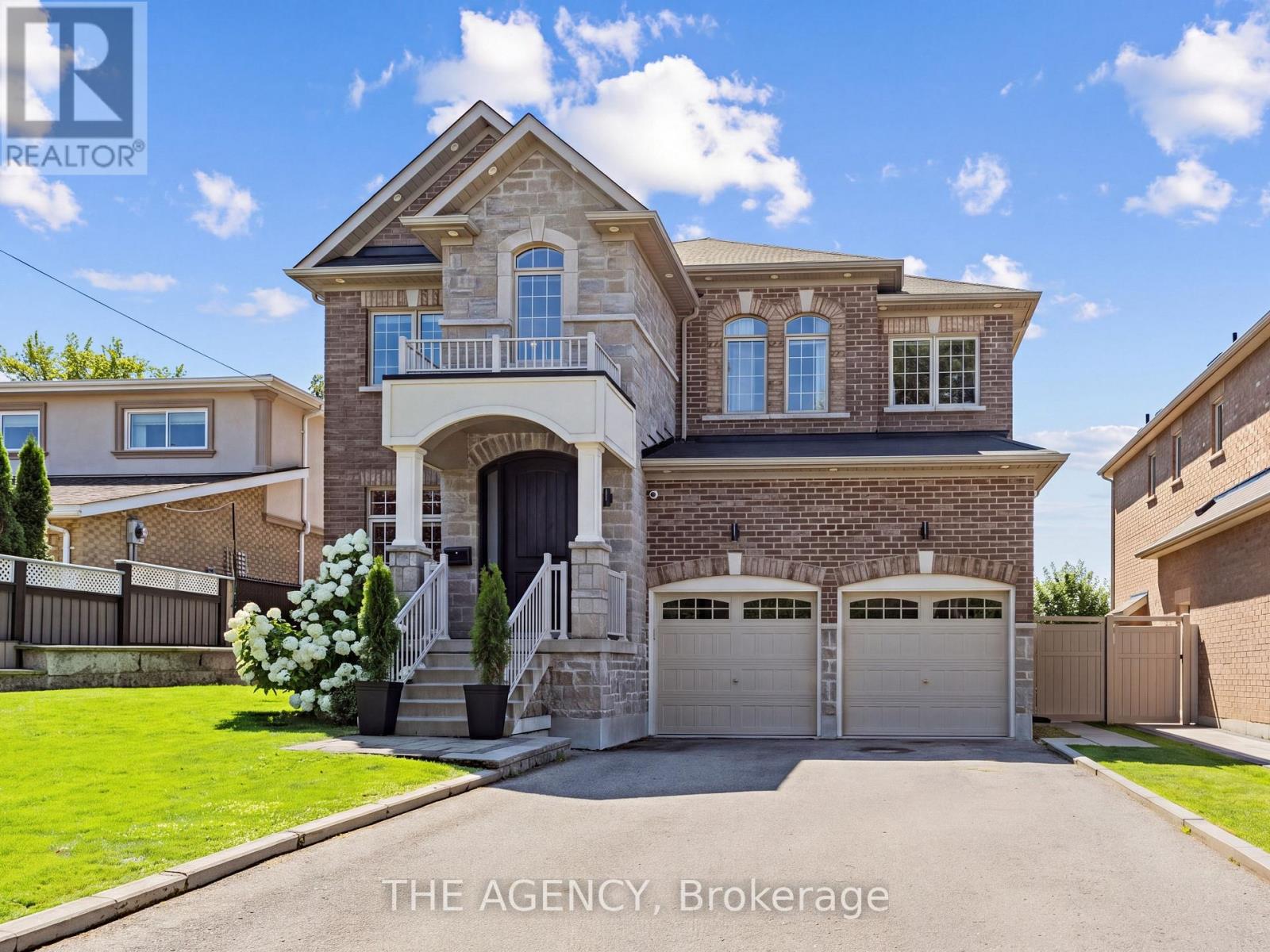 576 Oakwood