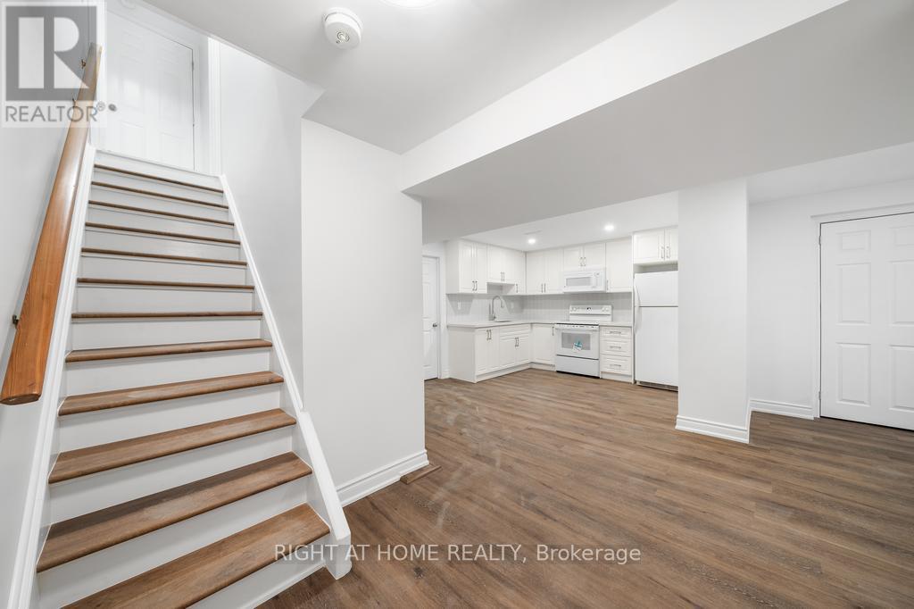 582 Carlyle Unit Lower