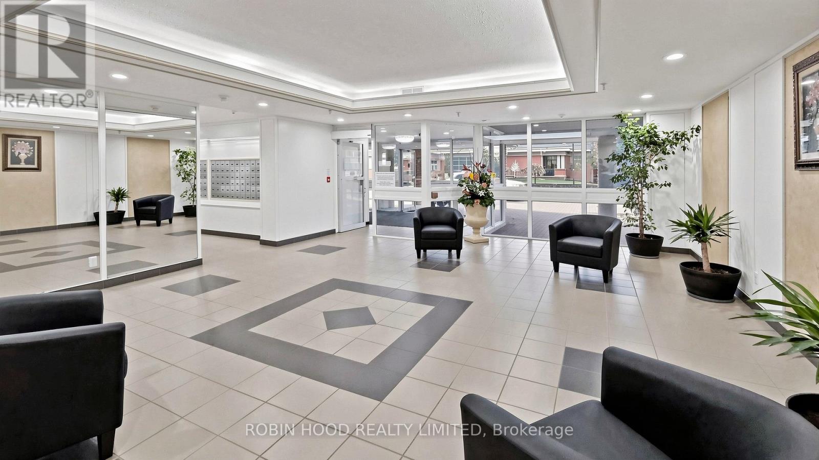 400 Mclevin Unit 603 photo 2
