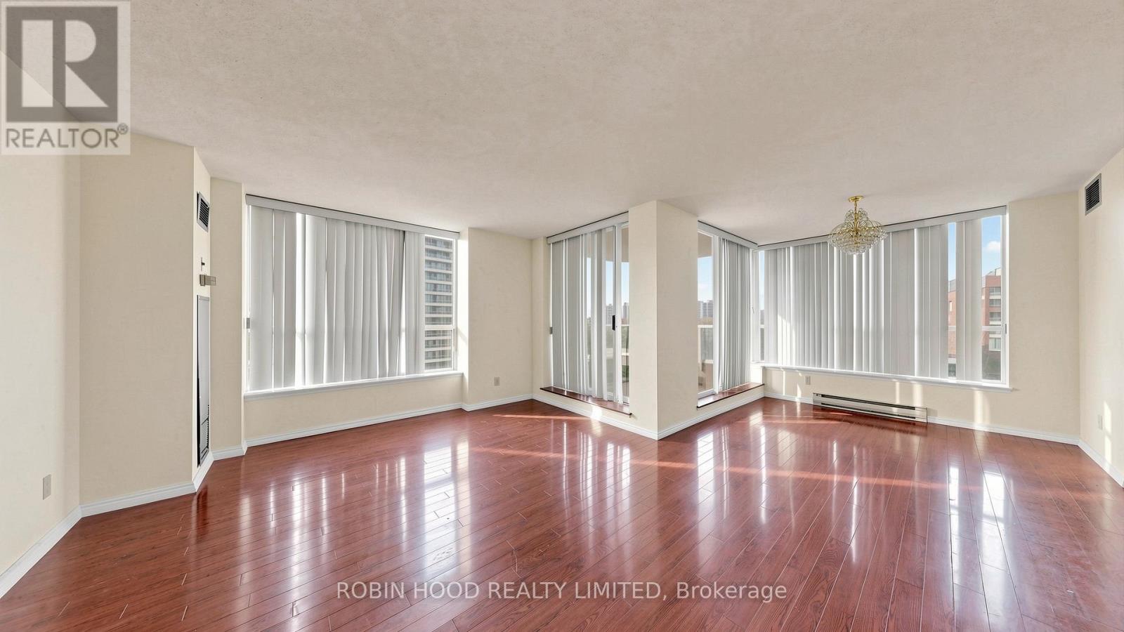 400 Mclevin Unit 603 photo 3