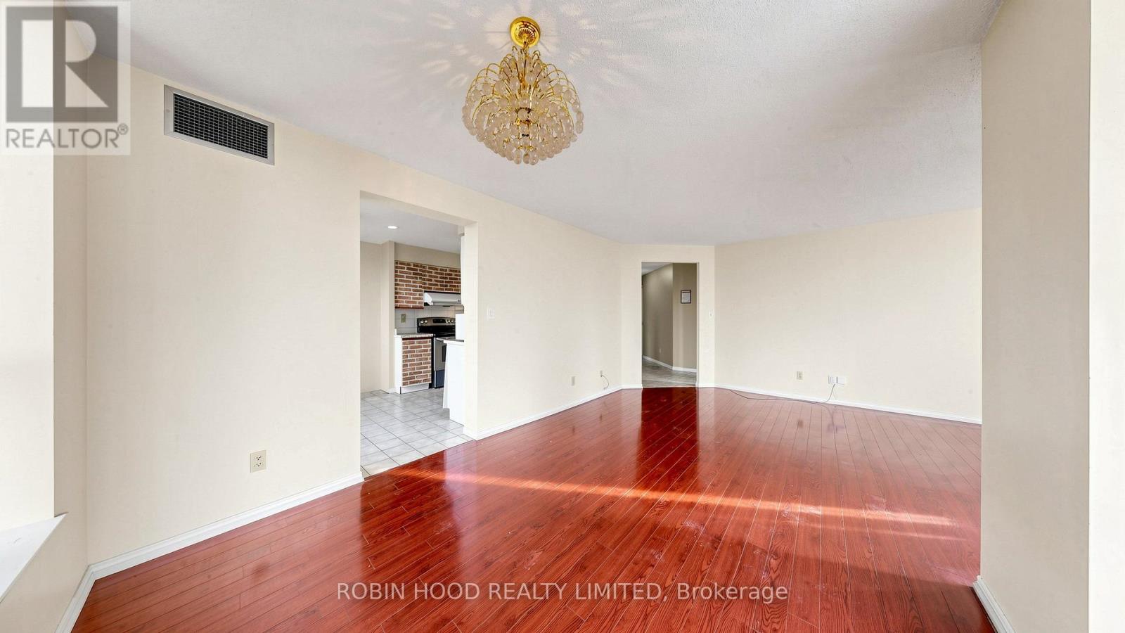 400 Mclevin Unit 603 photo 5