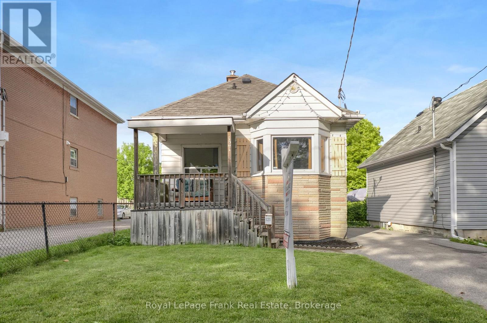 121 Cromwell