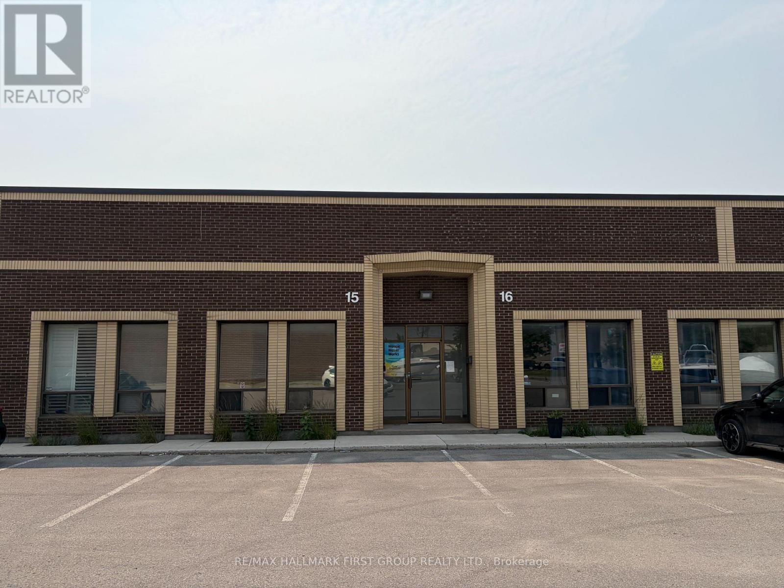 1750 Plummer Unit 15 photo 4