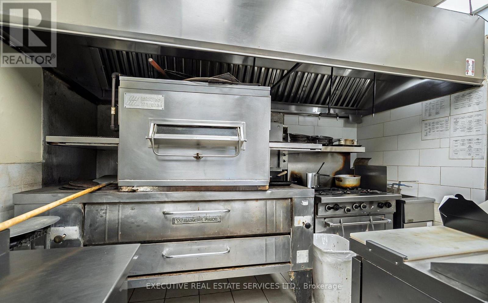 355 Pitfield photo 2